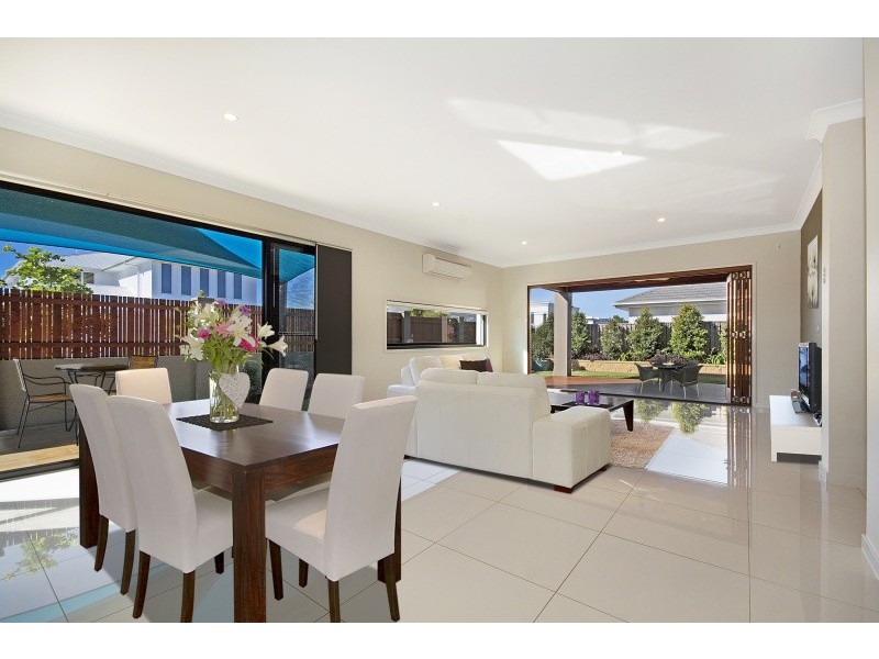 1 Parkland Close, Birtinya QLD 4575
