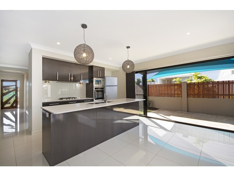 1 Parkland Close, Birtinya QLD 4575