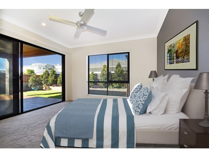 1 Parkland Close, Birtinya QLD 4575