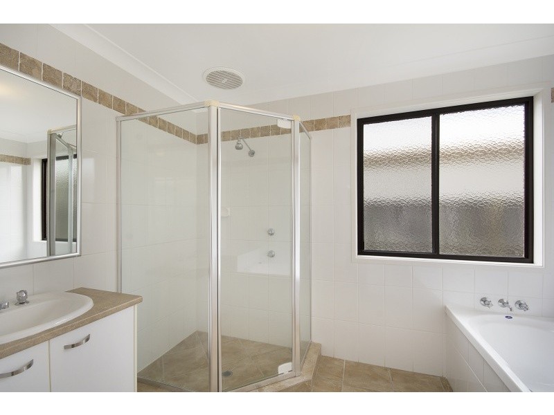 20 Sanibel Court, Kawana Island QLD 4575