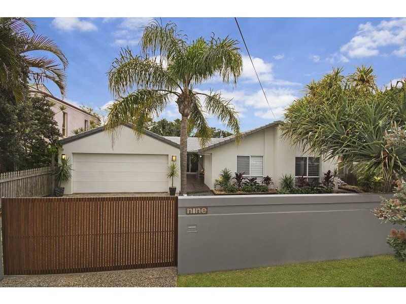 9 Kambora Street, Warana QLD 4575