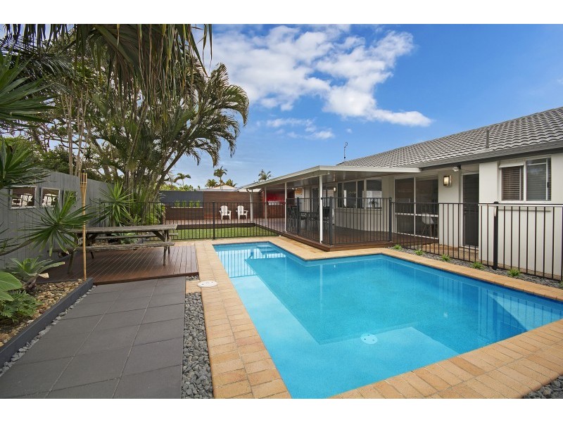 9 Kambora Street, Warana QLD 4575