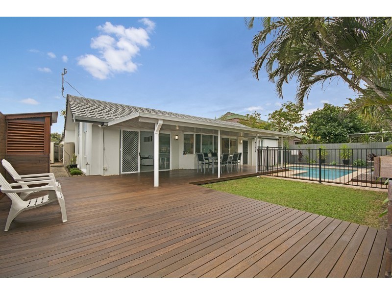 9 Kambora Street, Warana QLD 4575