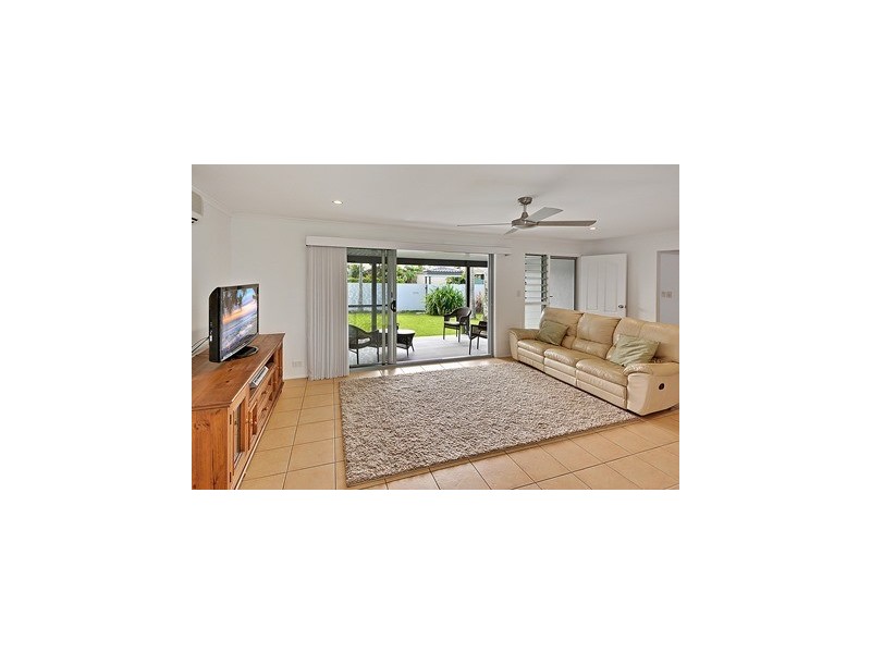 80 Lapoinya Crescent, Warana QLD 4575