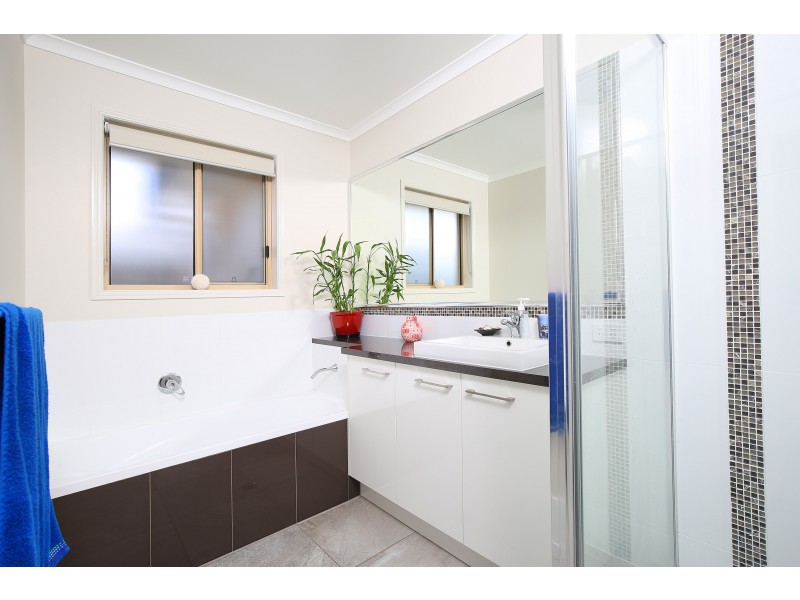 16 Tibrogargan, Mountain Creek QLD 4557