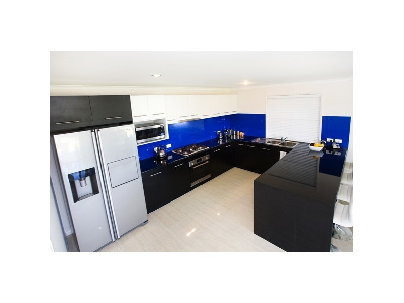 4 Reef Court, Birtinya QLD 4575