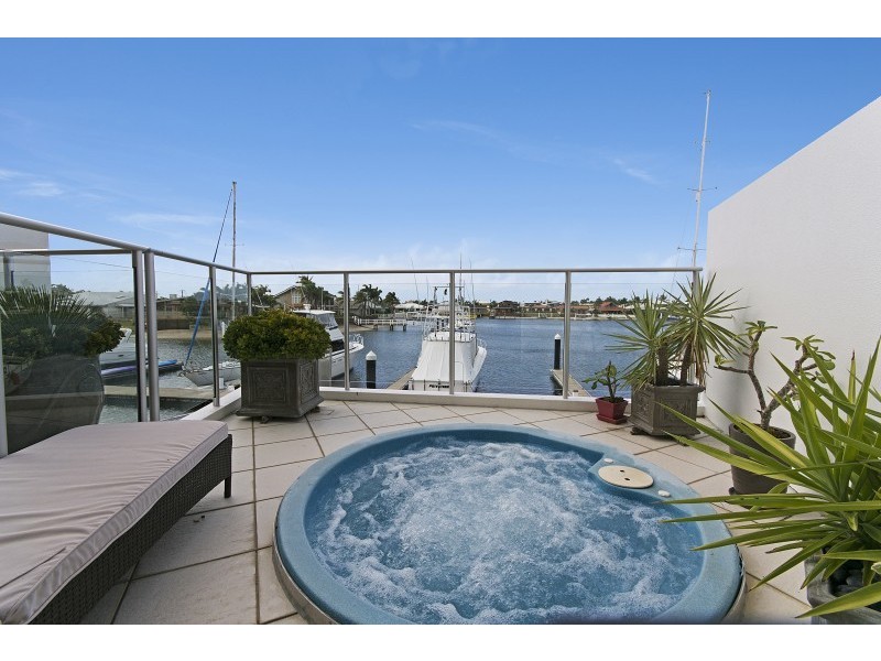 11 Nicklin Way, Minyama QLD 4575