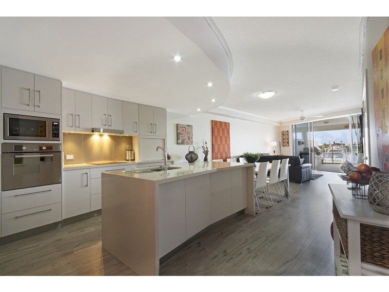11 Nicklin Way, Minyama QLD 4575