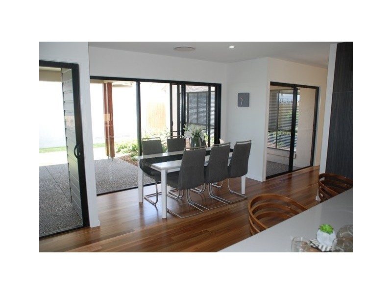 26 Lighthouse Cct, Birtinya QLD 4575