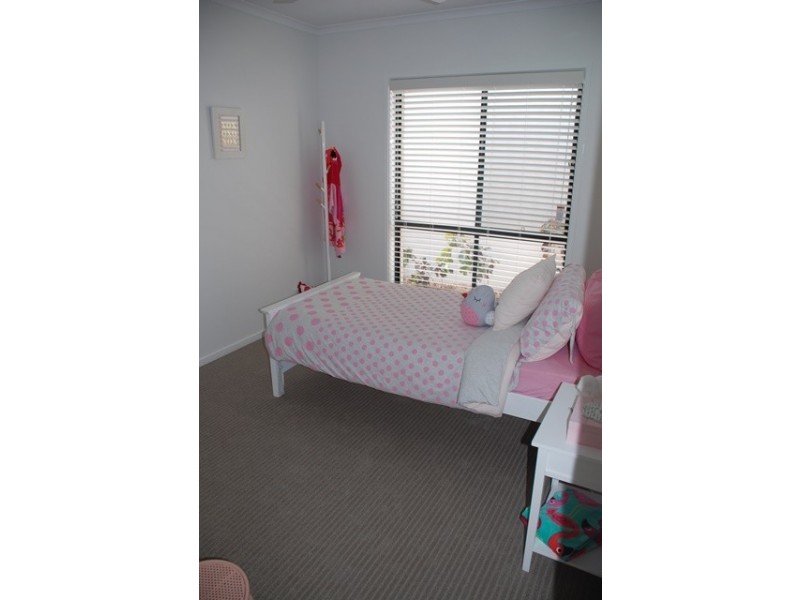 26 Lighthouse Cct, Birtinya QLD 4575