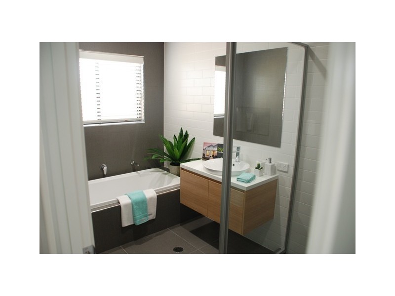 26 Lighthouse Cct, Birtinya QLD 4575