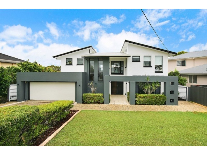 9 Mackay Street, Dicky Beach QLD 4551