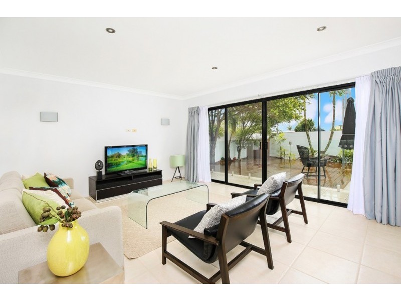 9 Mackay Street, Dicky Beach QLD 4551