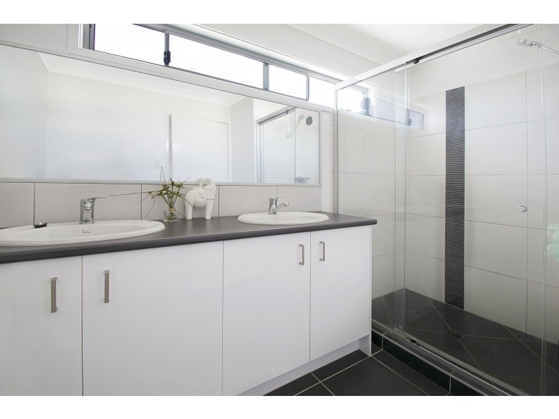 2/12 Bluefin Court, Mountain Creek QLD 4557