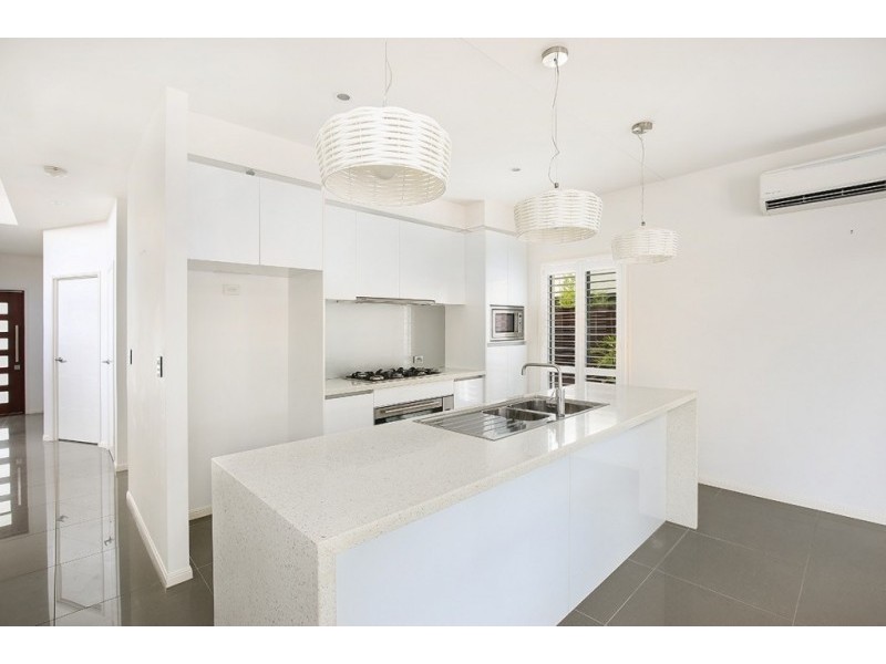 6 Sweep Court, Birtinya QLD 4575