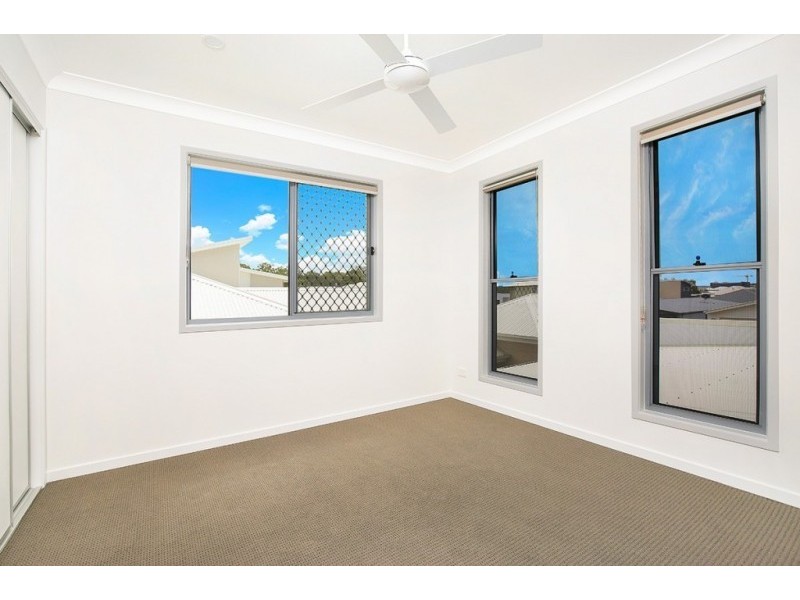 6 Bluff Street, Birtinya QLD 4575