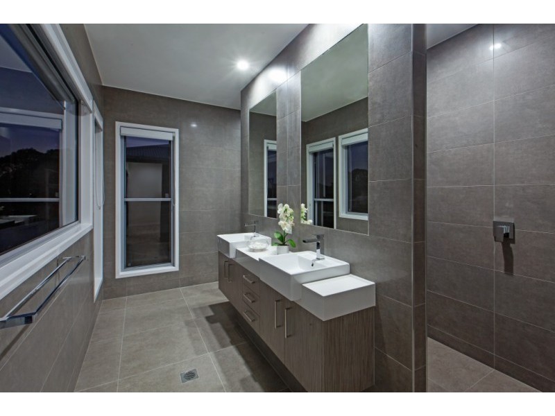 61 Waterway Drive, Birtinya QLD 4575