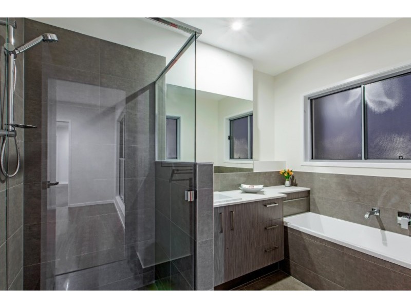 61 Waterway Drive, Birtinya QLD 4575