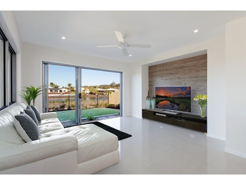 61 Waterway Drive, Birtinya QLD 4575