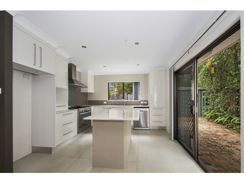 2/7 Maud, Caloundra QLD 4551