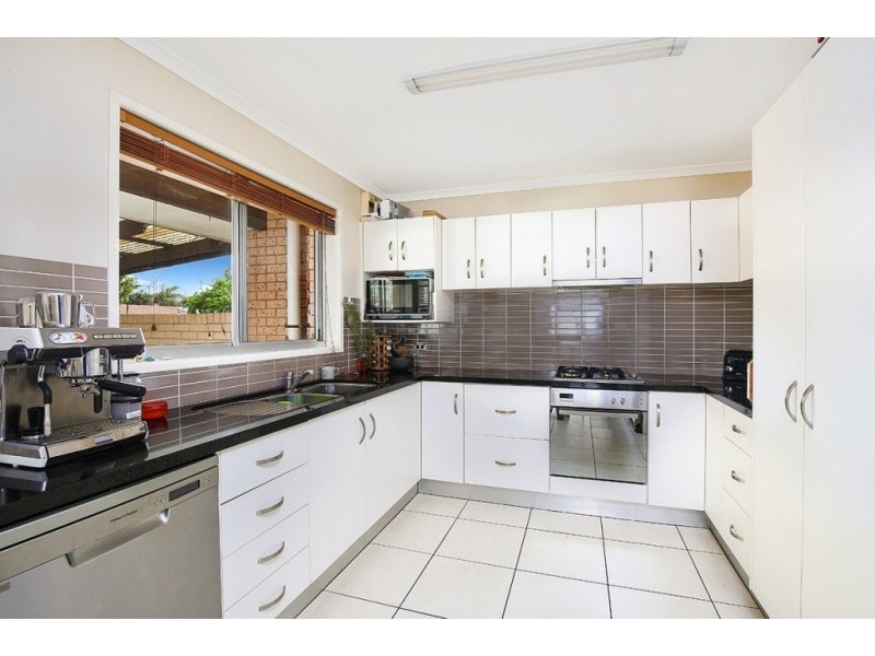 21 Bandaroo Street, Warana QLD 4575
