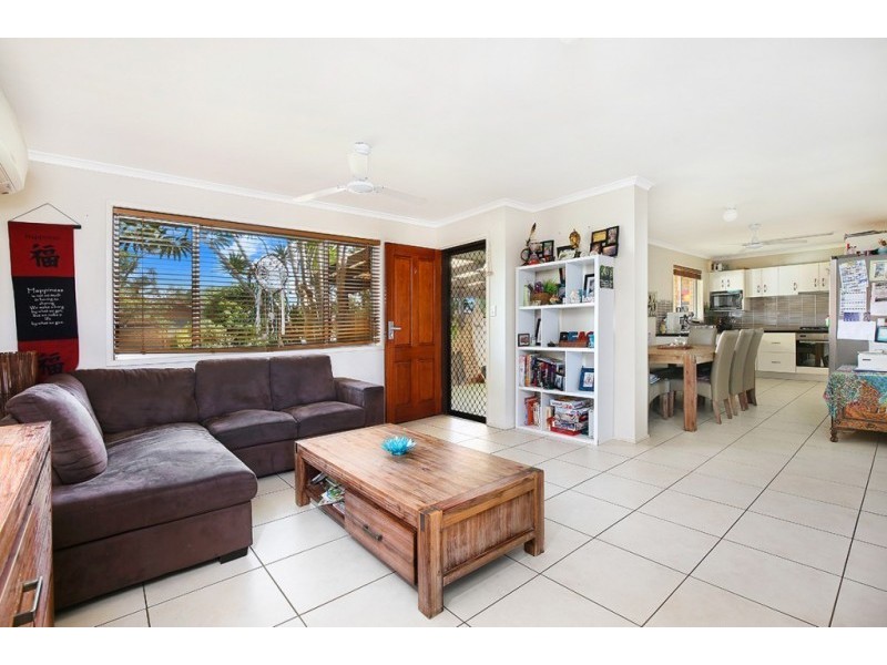 21 Bandaroo Street, Warana QLD 4575