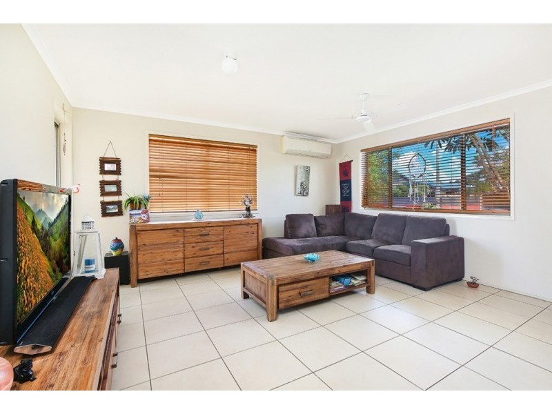 21 Bandaroo Street, Warana QLD 4575