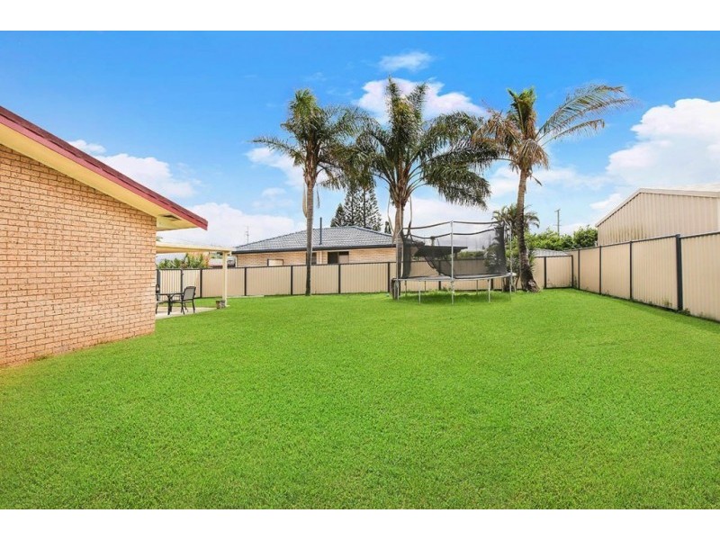 21 Bandaroo Street, Warana QLD 4575