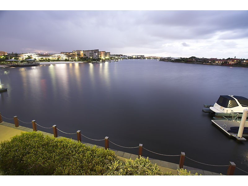 6 Cayman Place, Kawana Island QLD 4575