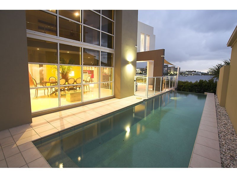 6 Cayman Place, Kawana Island QLD 4575