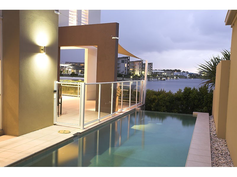 6 Cayman Place, Kawana Island QLD 4575