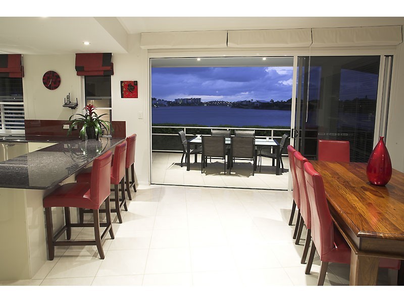 6 Cayman Place, Kawana Island QLD 4575