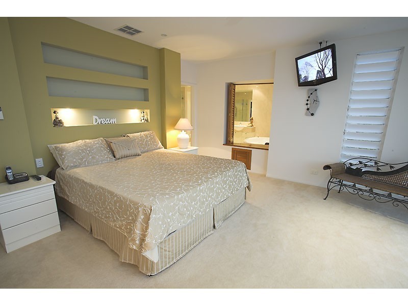 6 Cayman Place, Kawana Island QLD 4575