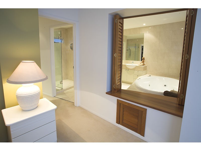 6 Cayman Place, Kawana Island QLD 4575