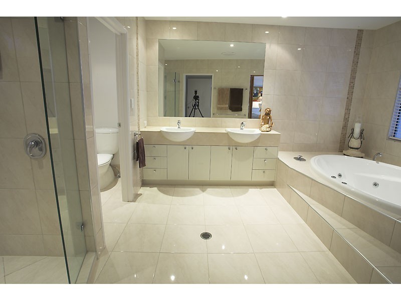 6 Cayman Place, Kawana Island QLD 4575