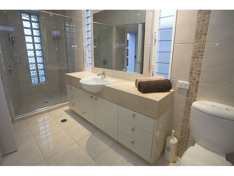 6 Cayman Place, Kawana Island QLD 4575