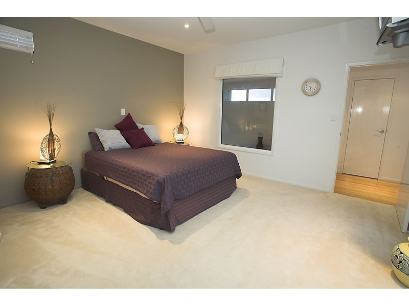 6 Cayman Place, Kawana Island QLD 4575