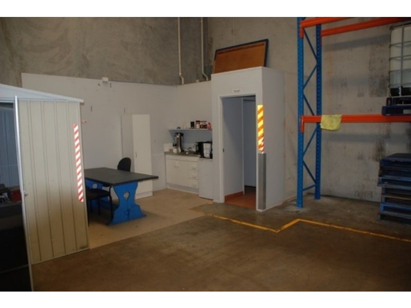 2/2 Dual Avenue, Warana QLD 4575