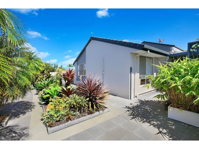 142 Oceanic Drive, Warana QLD 4575