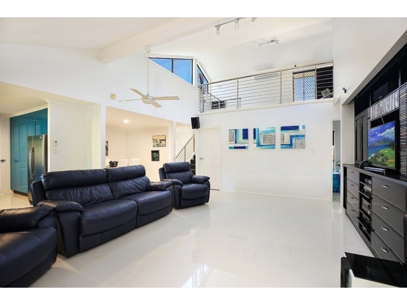 142 Oceanic Drive, Warana QLD 4575