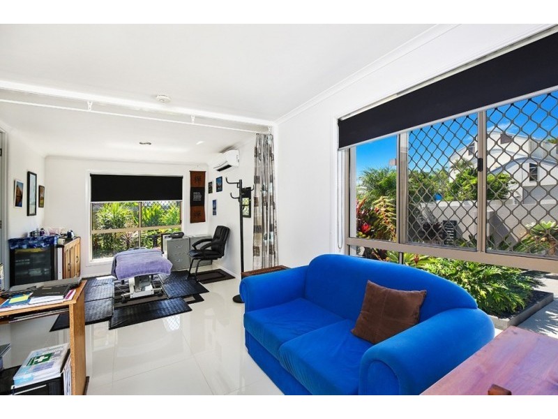 142 Oceanic Drive, Warana QLD 4575