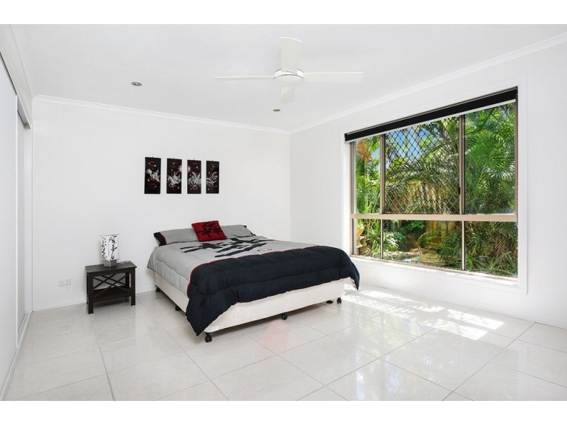142 Oceanic Drive, Warana QLD 4575