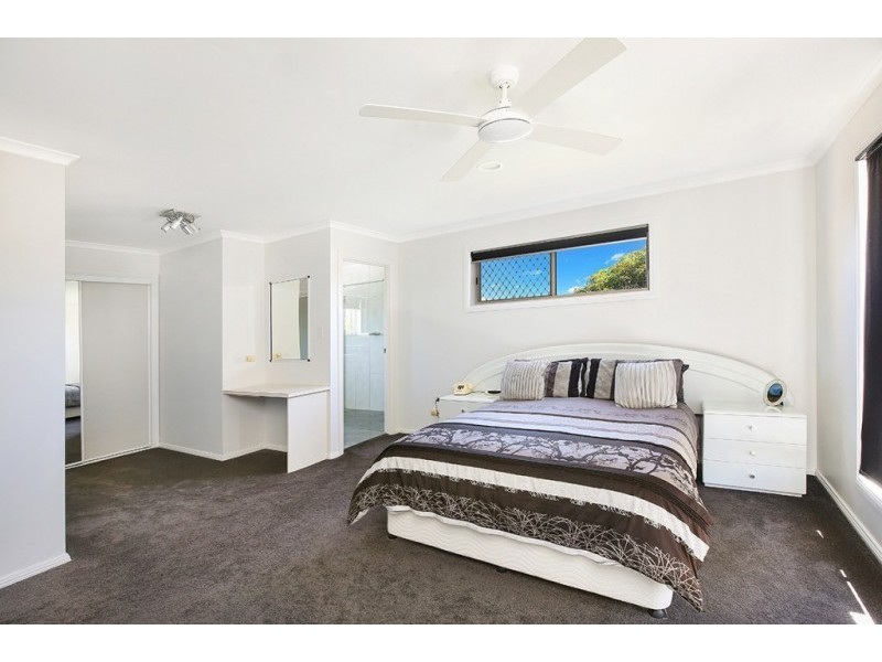 142 Oceanic Drive, Warana QLD 4575