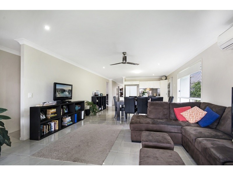 29 Forest View Way, Little Mountain QLD 4551