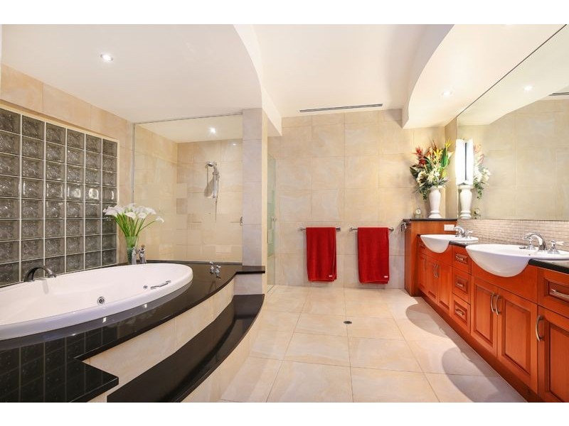 4 Minyama Island, Minyama QLD 4575