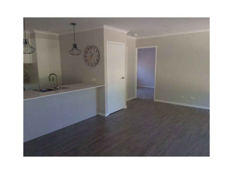 2/45 Lurnea Crescent, Mountain Creek QLD 4557