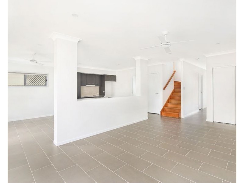 6 Bluff street, Birtinya QLD 4575