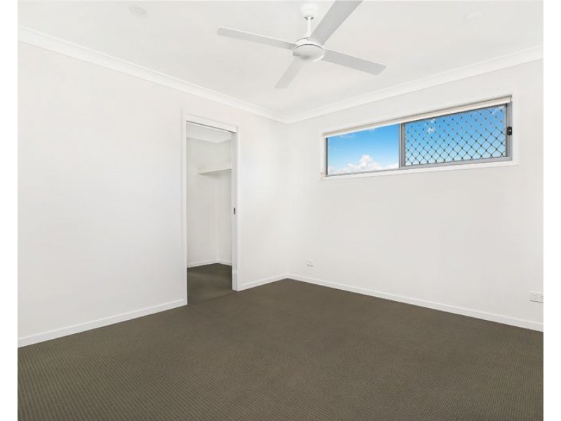 6 Bluff street, Birtinya QLD 4575