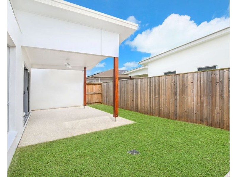 6 Bluff street, Birtinya QLD 4575