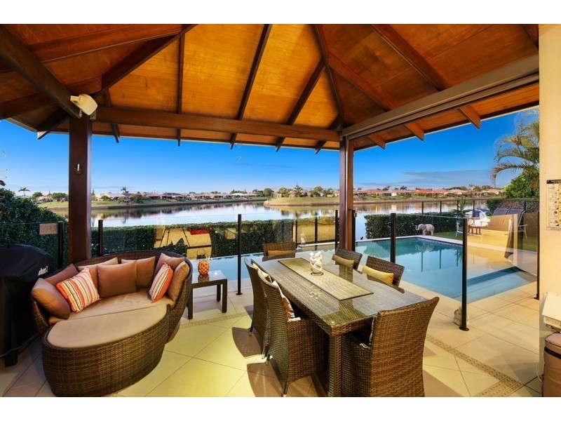 9 Majorca Place, Kawana Island QLD 4575